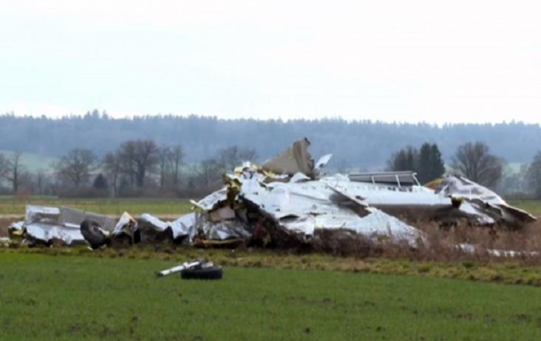 У Швейцарії розбився літак з парашутистами, пілот загинув