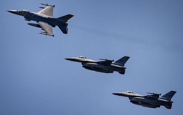 У ЗСУ очікують F-16 з ракетами на 300-500 км