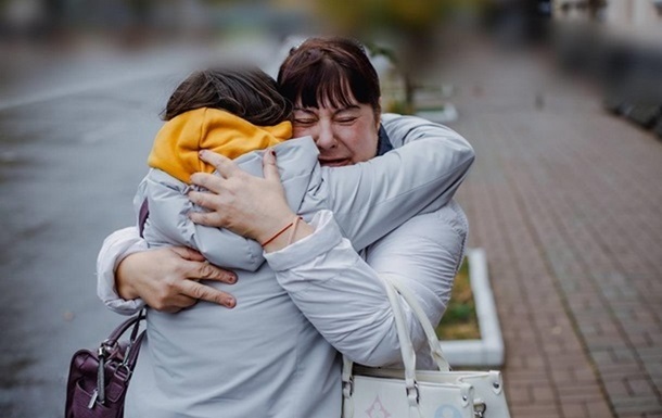 Україна повернула з окупації двох дівчат