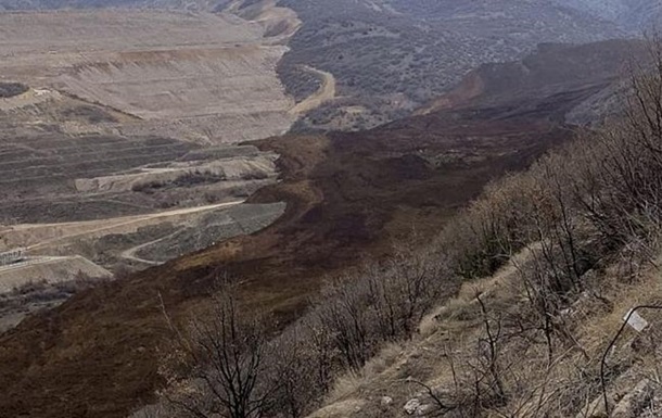 В Туреччині на шахті стався обвал: під завалами перебувають дев ятеро людей