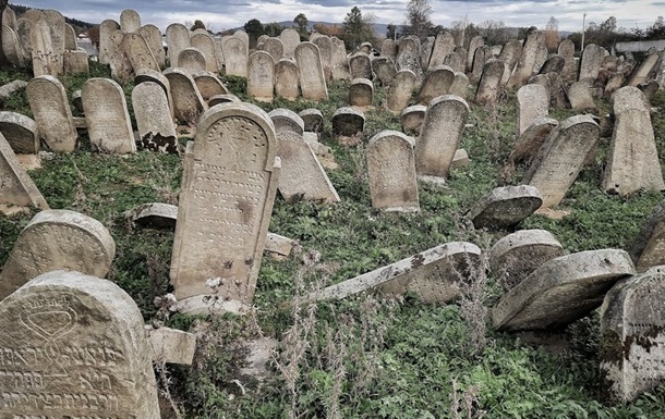 Фото єврейського кладовища на Франківщині перемогли у Wiki Loves Monuments