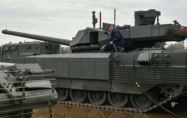 РФ поставила на озброєння танки Армата, але не відправить їх на фронт - ЗМІ