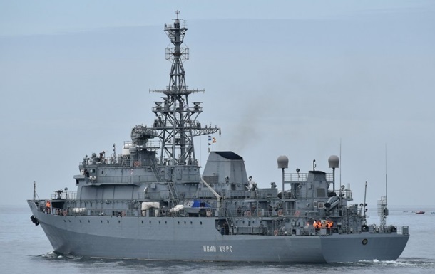 У Криму міг бути пошкоджений третій корабель - ВМС