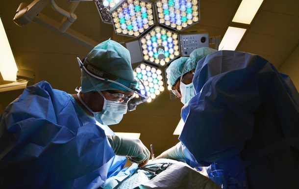 У Японії провели одночасну трансплантацію легенів та печінки