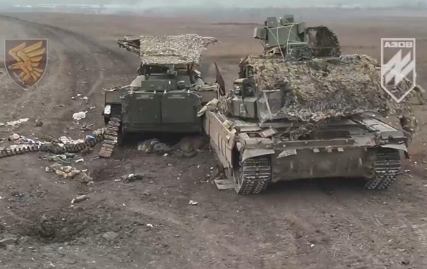 Азовці розгромили колону ворога і захопили танк