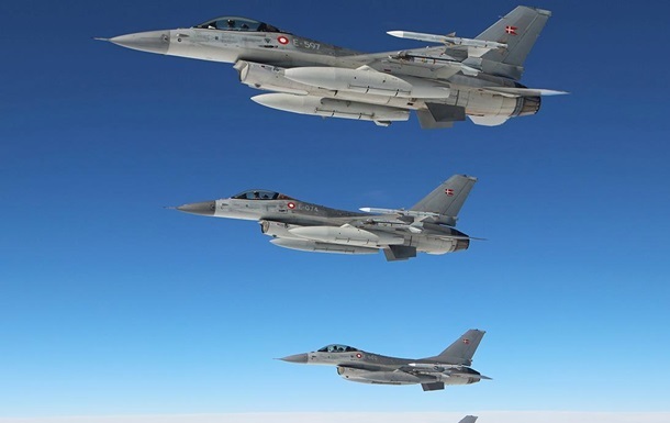 Греція спростувала передачу винищувачів F-16 Україні