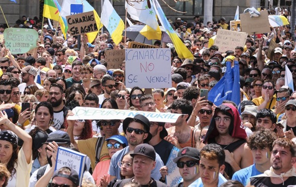 На Канарських островах в Іспанії відбулися протести проти масового туризму