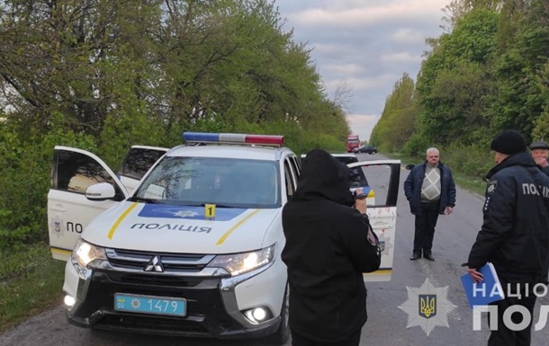 На Вінниччині невідомі розстріляли поліцейських із авто, є загиблий
