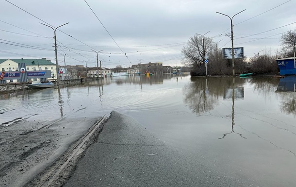 Потоп у Росії: в Орську виходить із берегів ще одна річка
