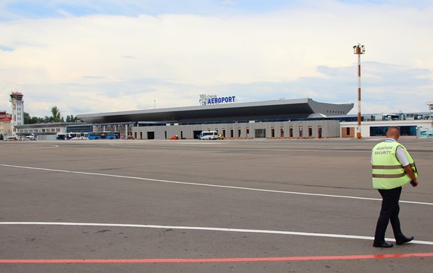 У Молдові двічі за вечір евакуйовували аеропорт Кишинева