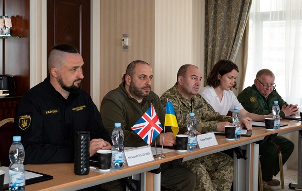 Україна та Британія підписали оборонну угоду