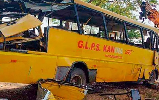 В Індії перекинувся шкільний автобус: шестеро загиблих