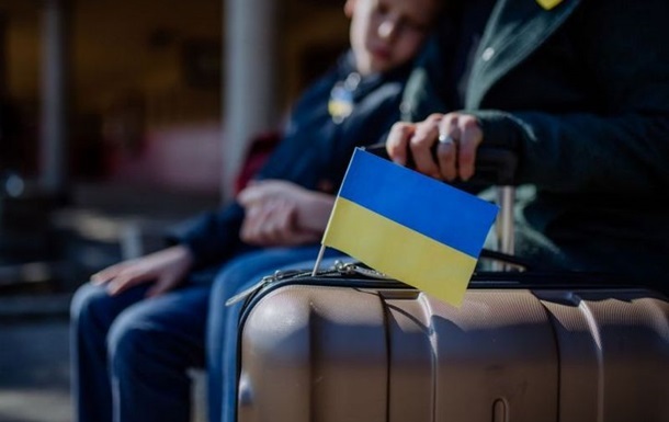 Доходи більшості українських біженців зросли - опитування