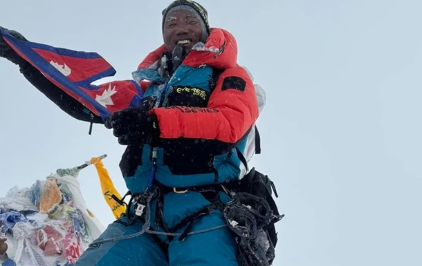 Непальський альпініст підкорив Еверест у рекордний 29-й раз