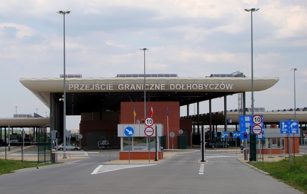 Поляки почали страйк на одному з КПП на кордоні