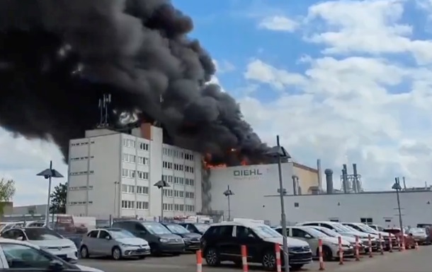 У Берліні спалахнув металургійний завод: місто накрив отруйний дим