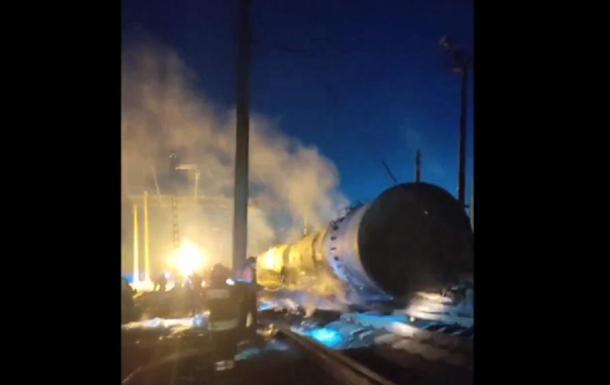В Ростовській області РФ спалахнула цистерна з паливом на залізниці 